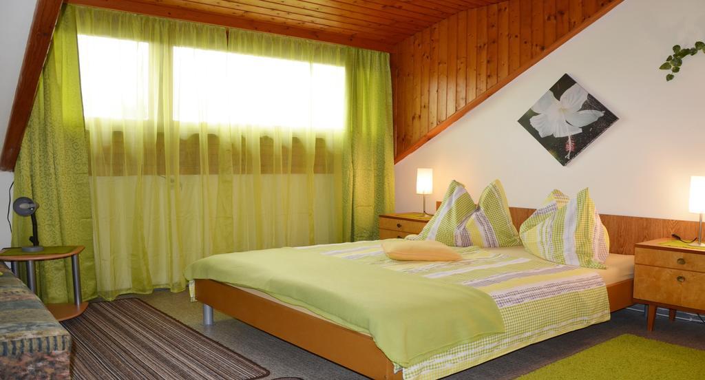 Gasthof-Pension Karawankenblick เพิร์ทชาค อัม เวิร์ทเทอร์ซี ภายนอก รูปภาพ